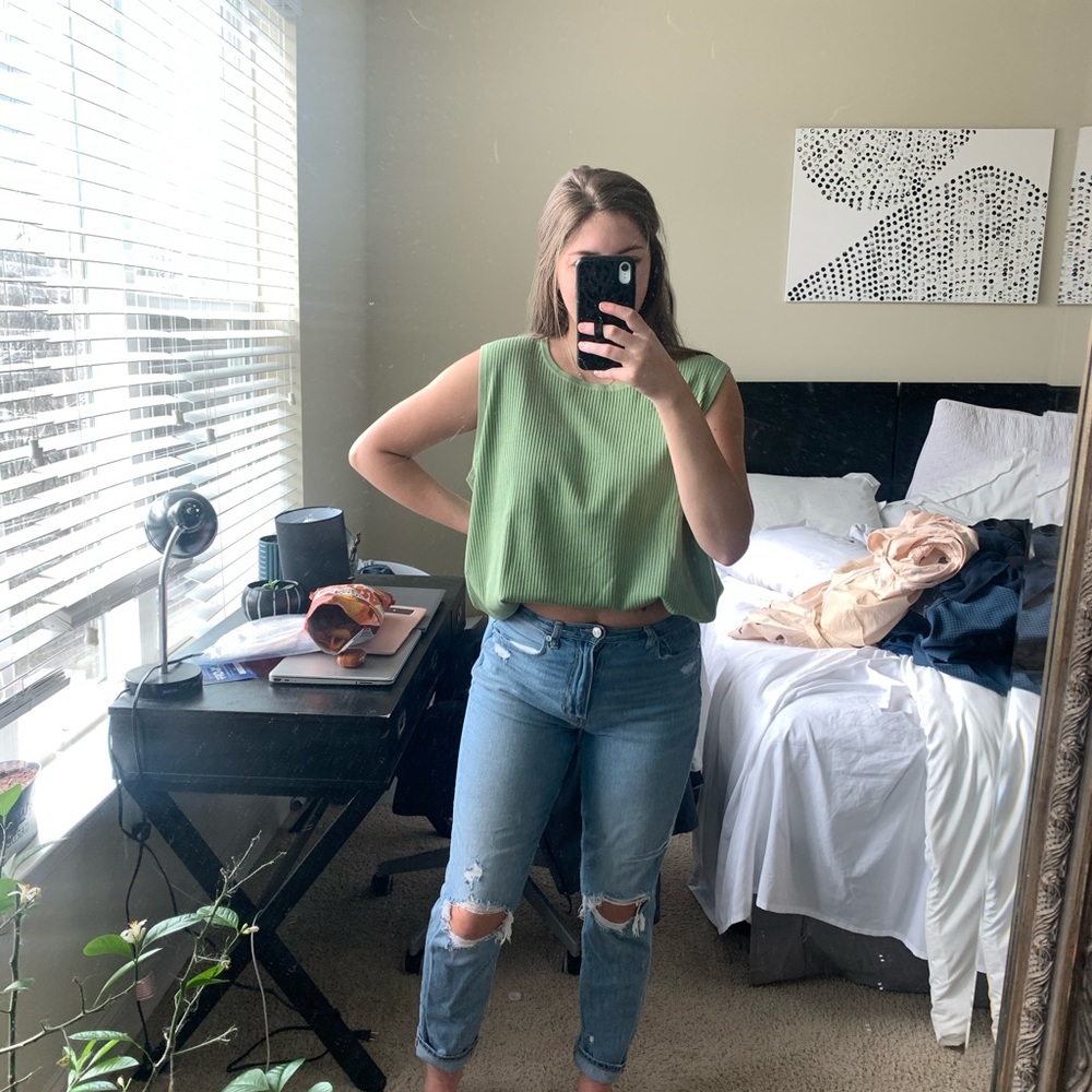 Sleeveless sweater